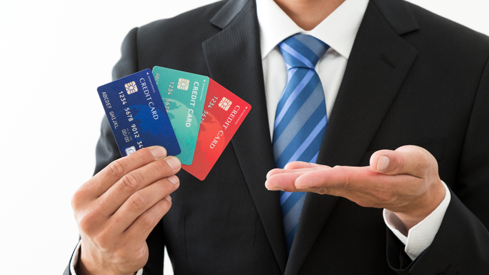 法人カードのキャッシングに使えるカード3選｜ビジネスローンとの金利や限度額比較も